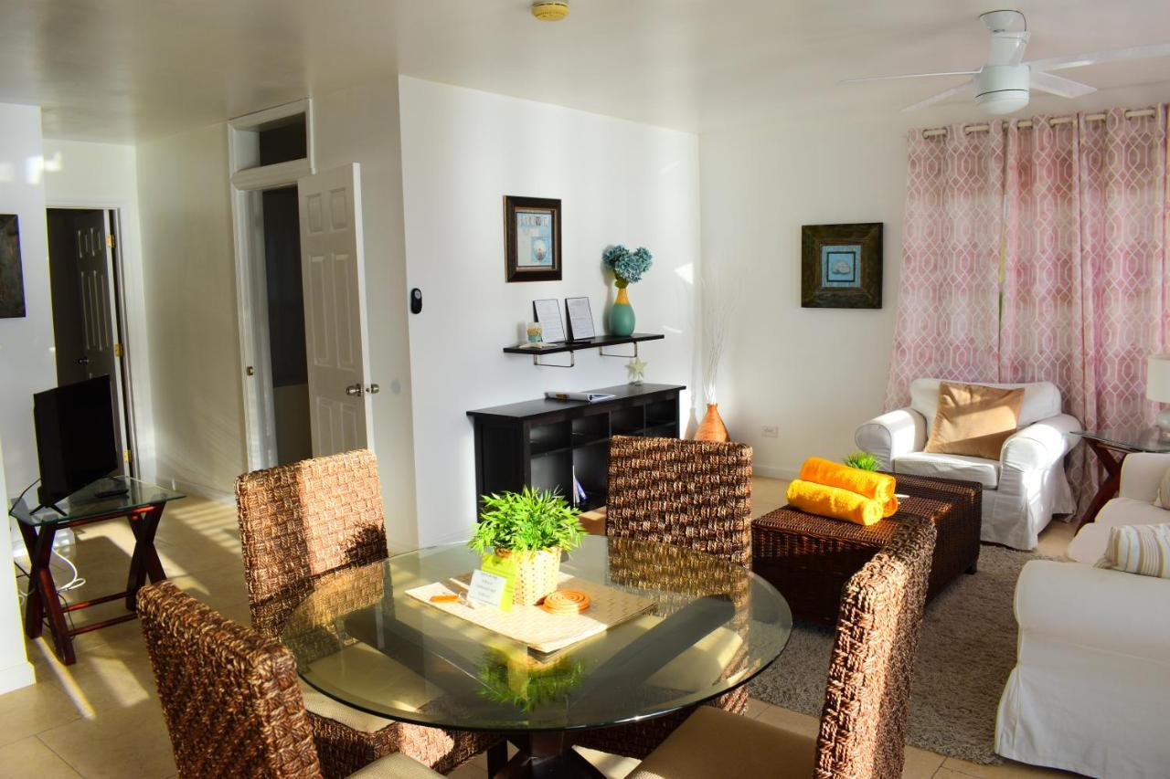 The Sands Hotel Cockburn Town Dış mekan fotoğraf