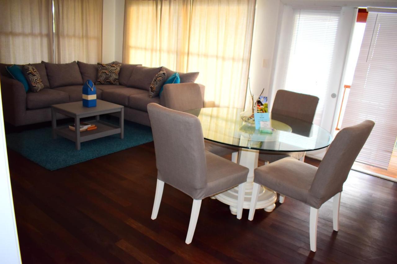 The Sands Hotel Cockburn Town Dış mekan fotoğraf